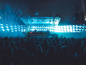 src="festival-visuals-isle-of-summer" alt=" Ultrawide Festival Visuals für das Isle Of Summer Festival.jpg"